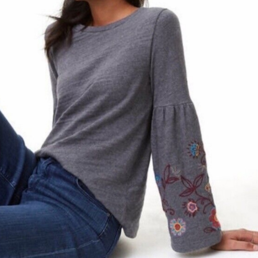 Loft embroidered bell sleeve Crewneck top size small